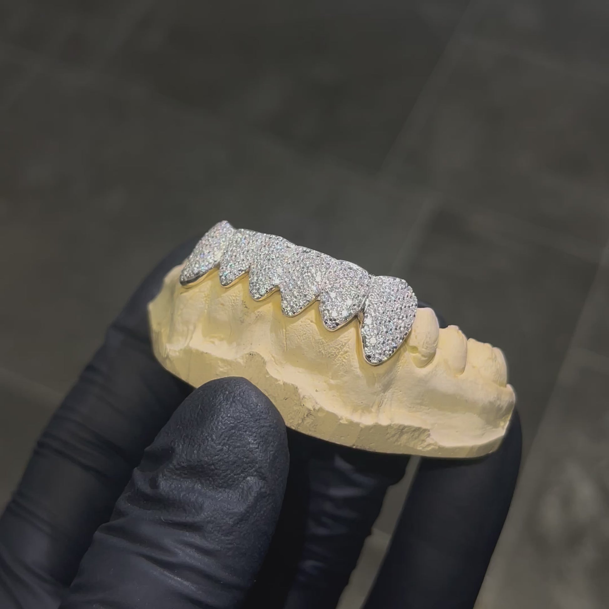 MOISSANITE GRILLZ FULL SET video view